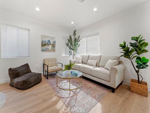 1411 W 7th Street, Santa Ana, CA