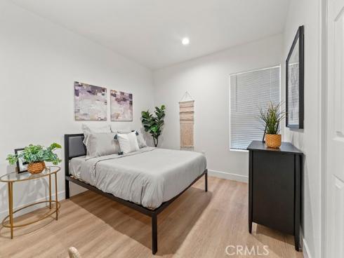 1411 W 7th Street, Santa Ana, CA