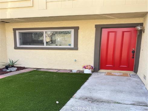 2618 N. Tustin D-34