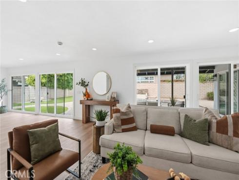 521 W Memory , Santa Ana, CA