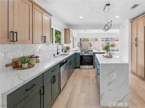 521 W Memory , Santa Ana, CA