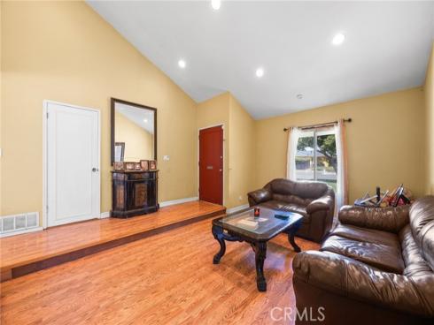 1130 E 21st  , Santa Ana, CA