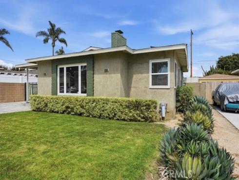 2215 N Spurgeon Street, Santa Ana, CA