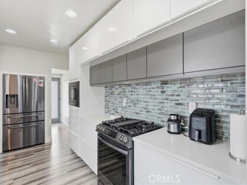 2215 N Spurgeon Street, Santa Ana, CA