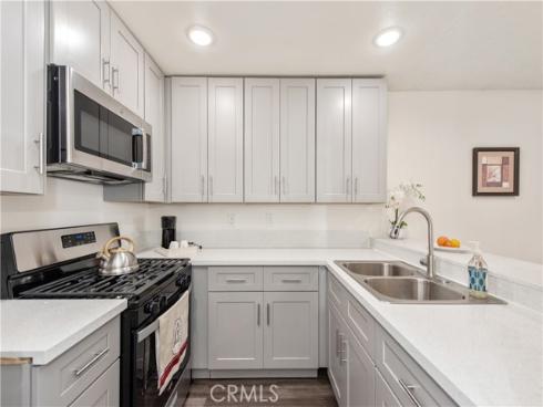 450 E. 4th 416