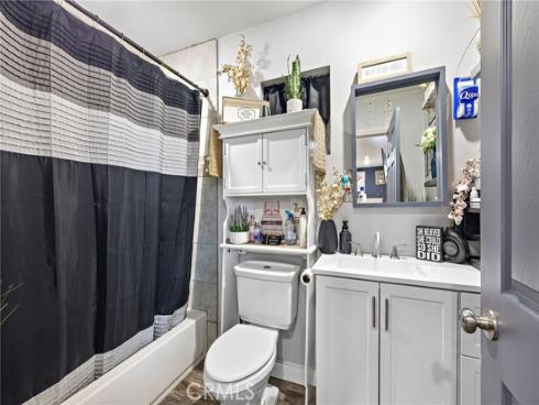 813 E Chestnut , Santa Ana, CA