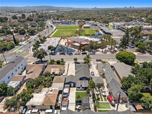 813 E Chestnut , Santa Ana, CA
