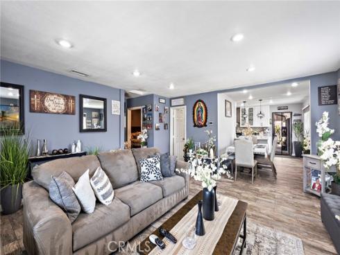 813 E Chestnut , Santa Ana, CA