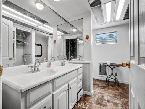 835  French   Street, Santa Ana, CA