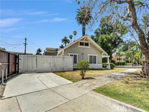 839  French   Street, Santa Ana, CA