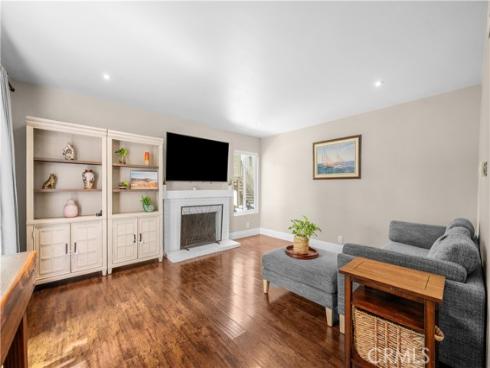 1410 Cabrillo Park , Santa Ana, CA