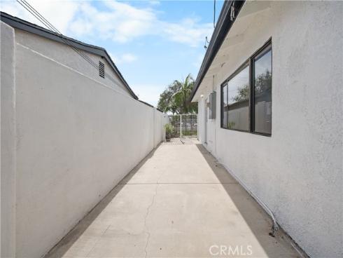 2031 S Center Street , Santa Ana, CA