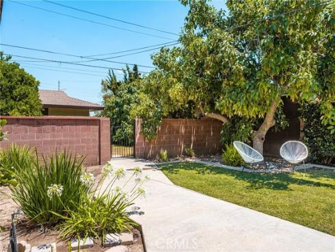 1915 N Linwood Avenue, Santa Ana, CA