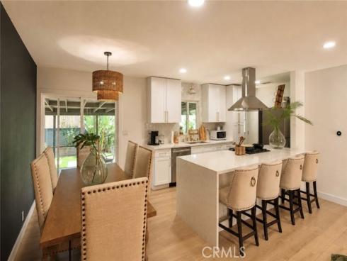 913 E Myrtle St  , Santa Ana, CA