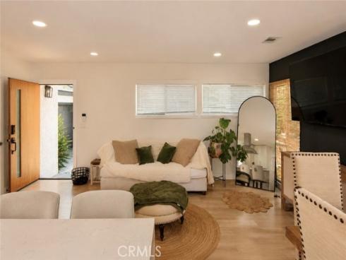913 E Myrtle St  , Santa Ana, CA