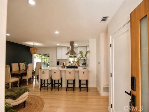 913 E Myrtle St  , Santa Ana, CA