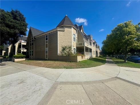 300 E. Chestnut Avenue 301