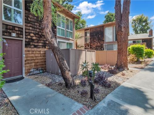 1086  Cabrillo Park Dr #d  , Santa Ana, CA