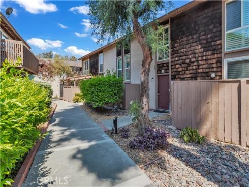 1086  Cabrillo Park Dr #d  , Santa Ana, CA