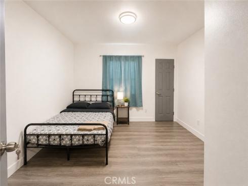 210 S Raitt , Santa Ana, CA