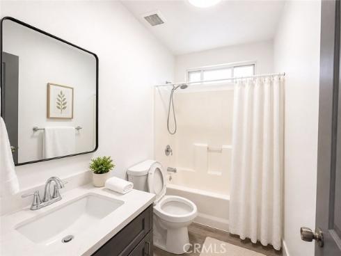 210 S Raitt , Santa Ana, CA