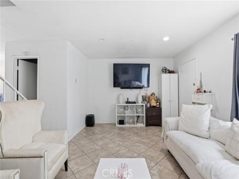 2971  Bradford  D , Santa Ana, CA