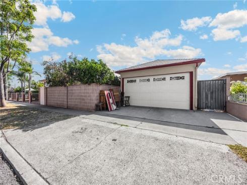 1517 W Borchard Avenue, Santa Ana, CA