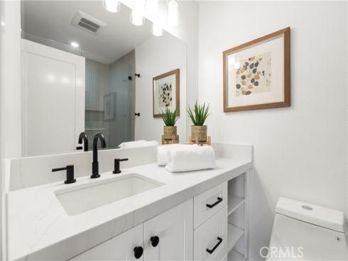 521 S Lyon  49 , Santa Ana, CA
