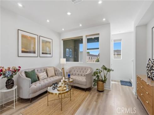 633  S Lyon St  , Santa Ana, CA