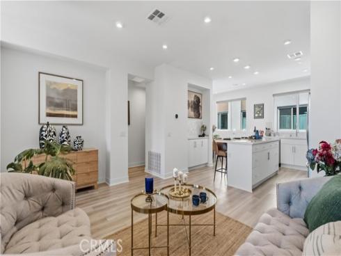 633  S Lyon St  , Santa Ana, CA