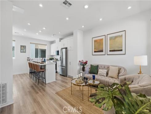 633  S Lyon St  , Santa Ana, CA