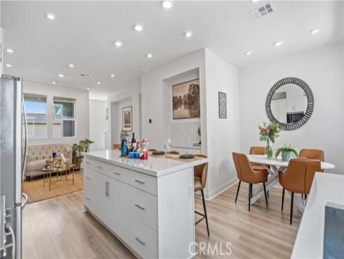 633  S Lyon St  , Santa Ana, CA