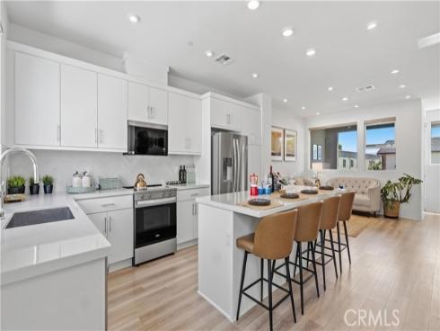 633  S Lyon St  , Santa Ana, CA