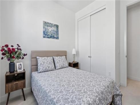 633  S Lyon St  , Santa Ana, CA