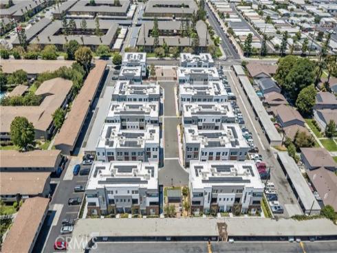 633  S Lyon St  , Santa Ana, CA