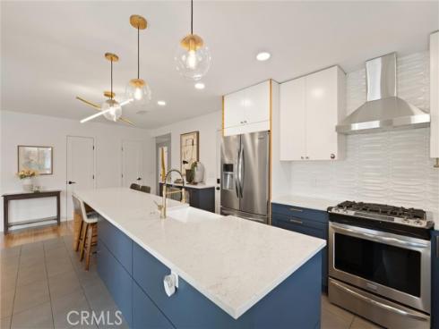 2422 S Salta Street, Santa Ana, CA
