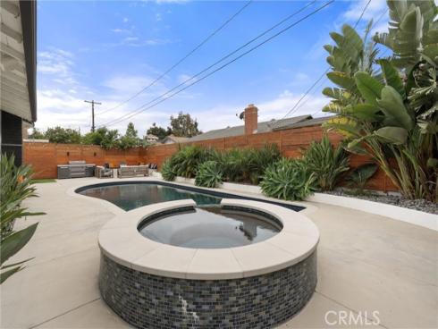 2422 S Salta Street, Santa Ana, CA
