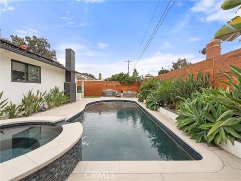 2422 S Salta Street, Santa Ana, CA