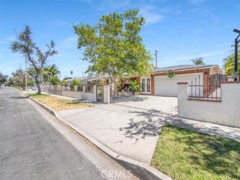 1401 S Joane   Way, Santa Ana, CA