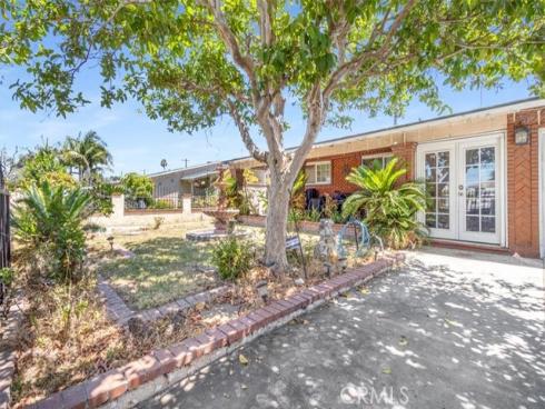 1401 S Joane   Way, Santa Ana, CA
