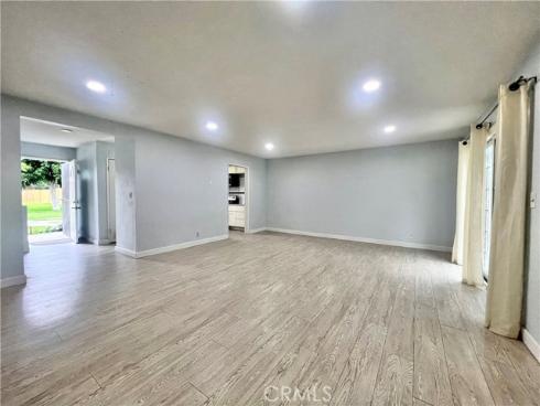 624 S Sullivan 15D , Santa Ana, CA