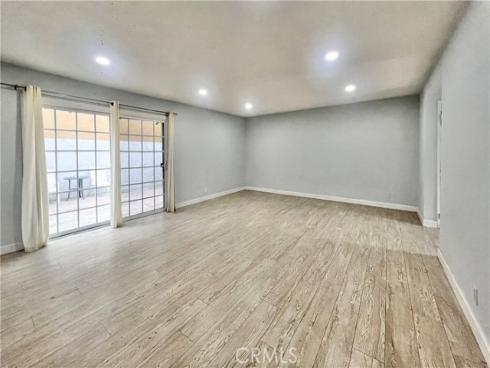 624 S Sullivan 15D , Santa Ana, CA