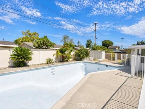4213 W Roberts  , Santa Ana, CA