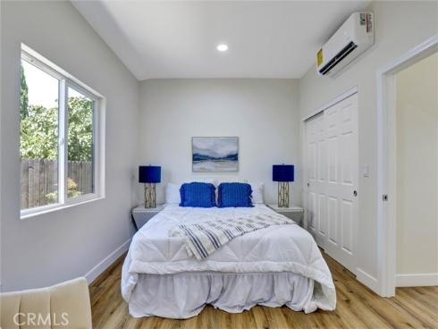 1050 W Chestnut Avenue, Santa Ana, CA