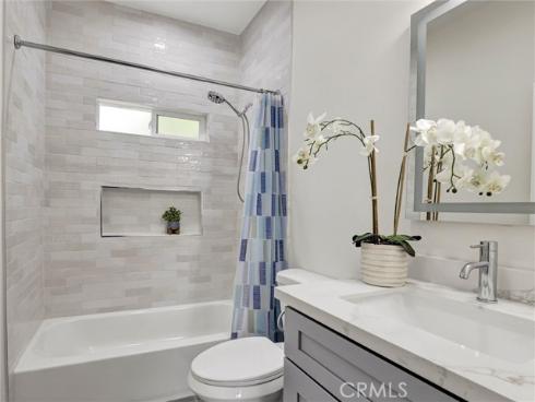 1050 W Chestnut Avenue, Santa Ana, CA