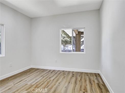 1050 W Chestnut Avenue, Santa Ana, CA