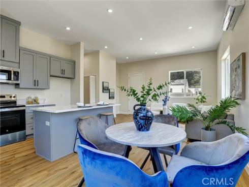 1050 W Chestnut Avenue, Santa Ana, CA