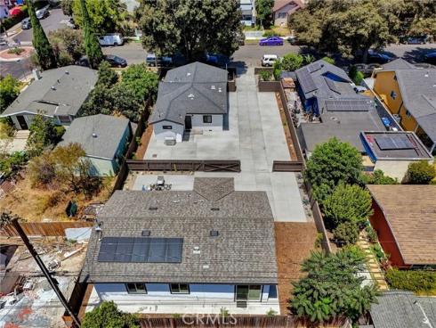 1050 W Chestnut Avenue, Santa Ana, CA