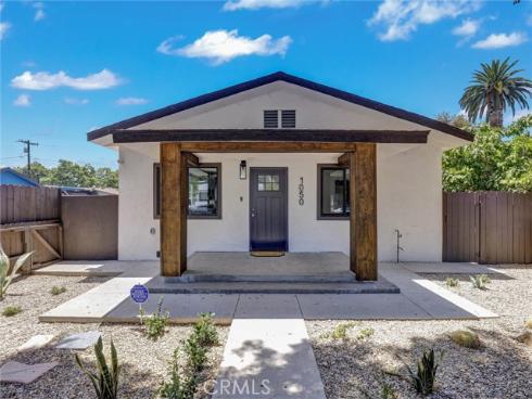 1050 W Chestnut Avenue, Santa Ana, CA
