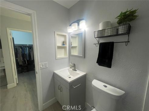 2961 S Sycamore B Street, Santa Ana, CA